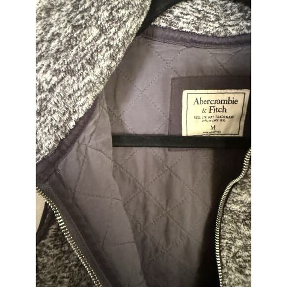Abercrombie & Fitch Vest Womens Medium Gray Sleeveless Full Zip Fleece Casual - Picture 6 of 6